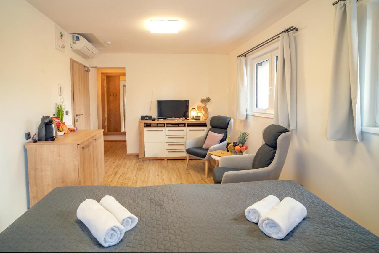 Hotel Smrz Sepekov Екстериор снимка