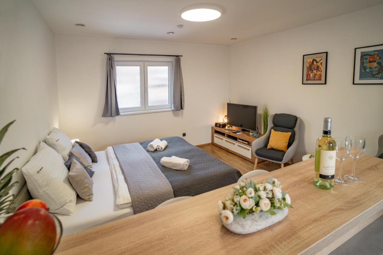 Hotel Smrz Sepekov Екстериор снимка