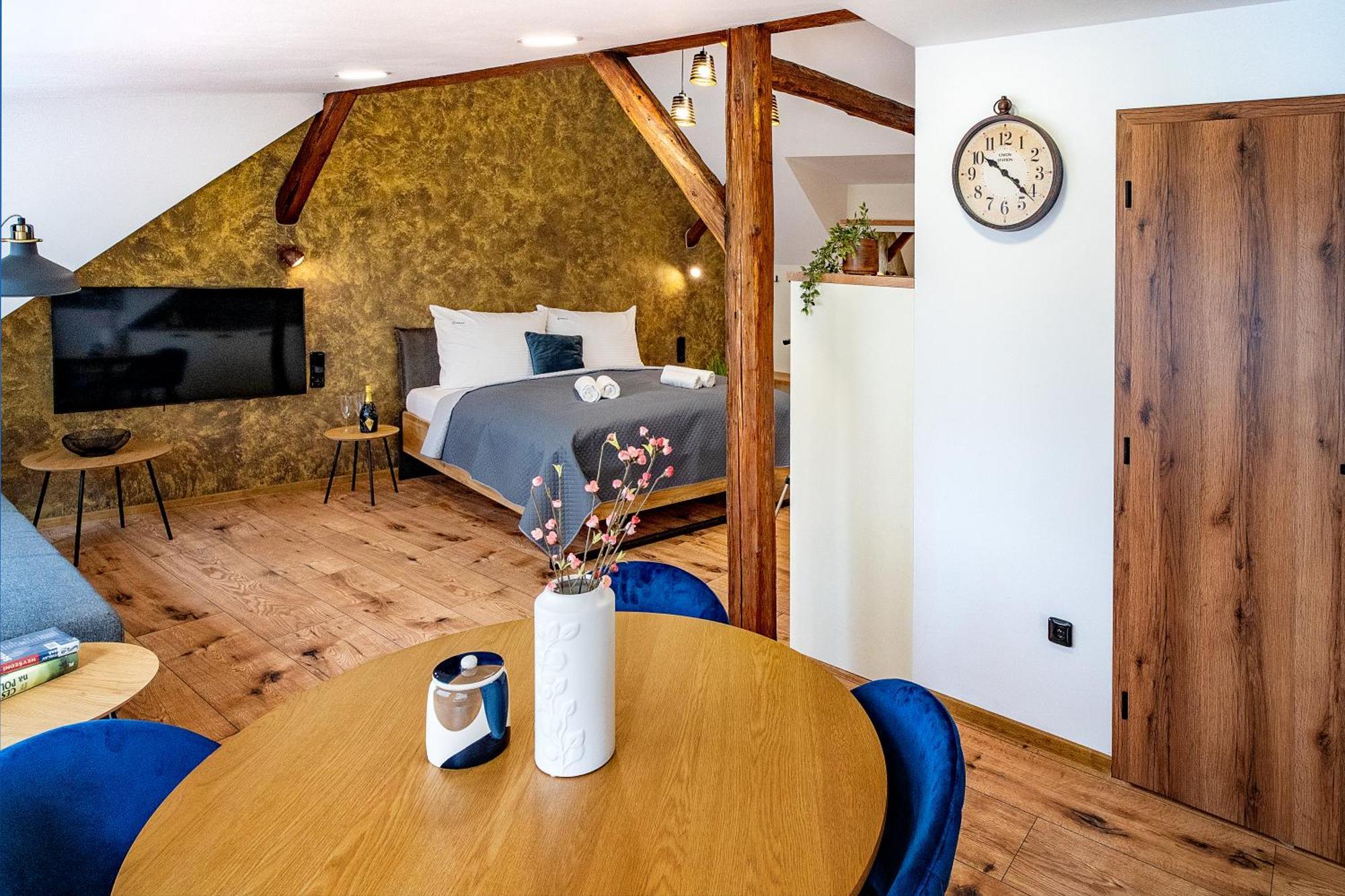 Hotel Smrz Sepekov Екстериор снимка